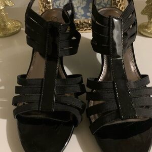 Chic Black Strappy Sandals